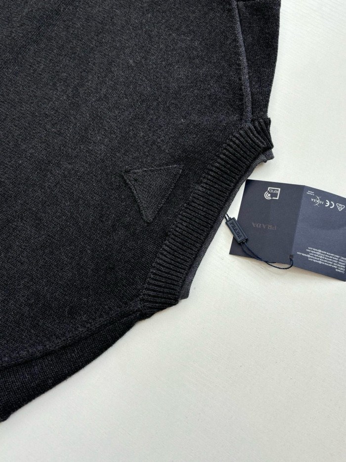 Prada Sweater FZMY783