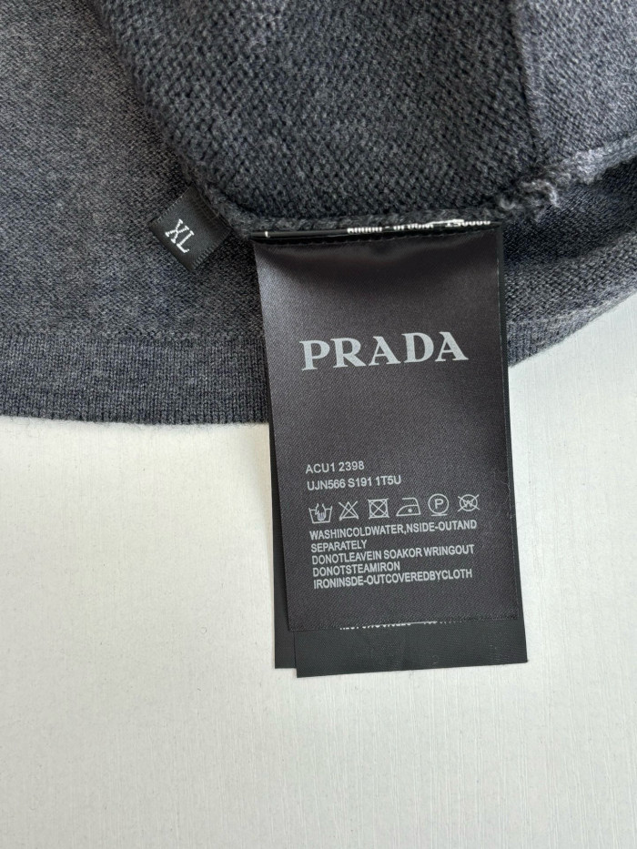 Prada Sweater FZMY783