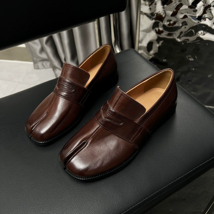 Maison Margiela MM6 Tabi City Babouche Leather Loafers FZXZ273