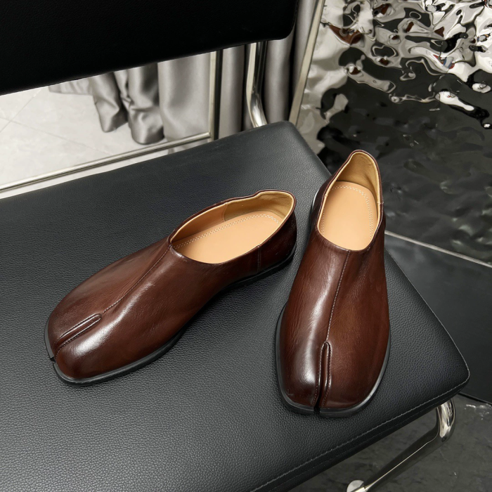 Maison Margiela MM6 Tabi City Babouche Leather Loafers FZXZ273