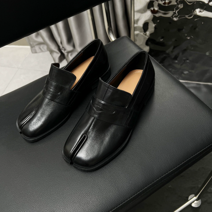 Maison Margiela MM6 Tabi City Babouche Leather Loafers FZXZ273