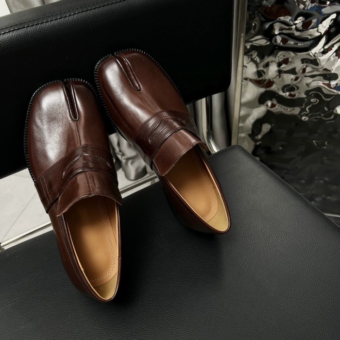 Maison Margiela MM6 Tabi City Babouche Leather Loafers FZXZ273