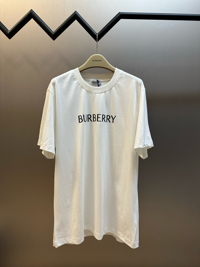Burberry Logo Cotton T-shirt FZTX5512