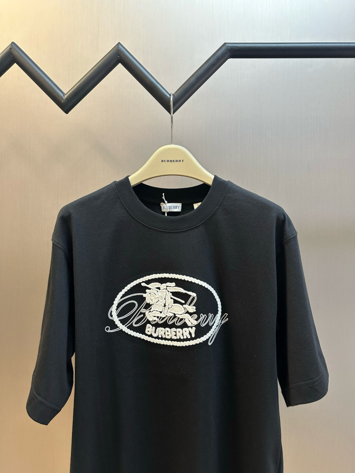 Burberry Knight Stamp Cotton T-shirt FZTX5557