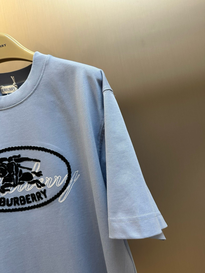 Burberry Knight Stamp Cotton T-shirt FZTX5557