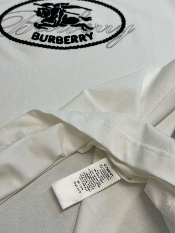 Burberry Knight Stamp Cotton T-shirt FZTX5557