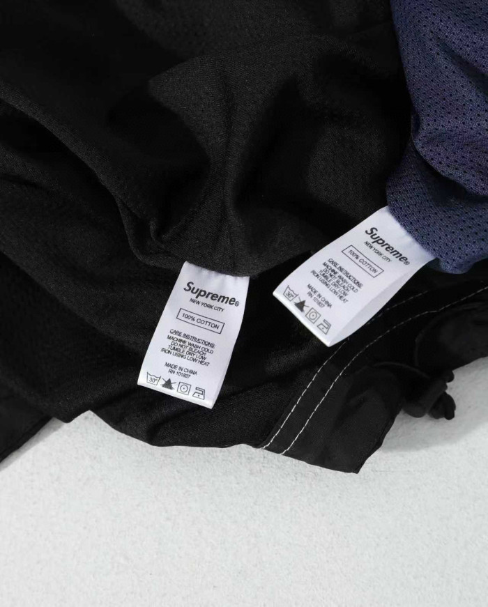 Supreme 25 SPELLOUT EMBROIDERED TRACK Jacket FZJK2415