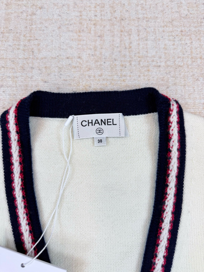 Chanel Cardigan FZMY810