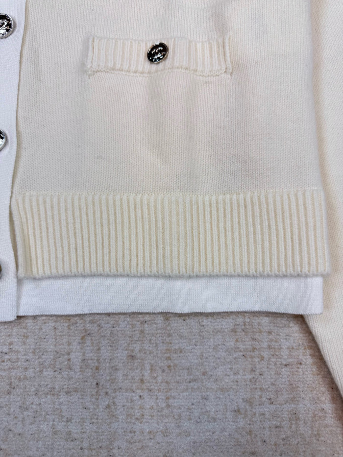 Chanel Cardigan FZMY812