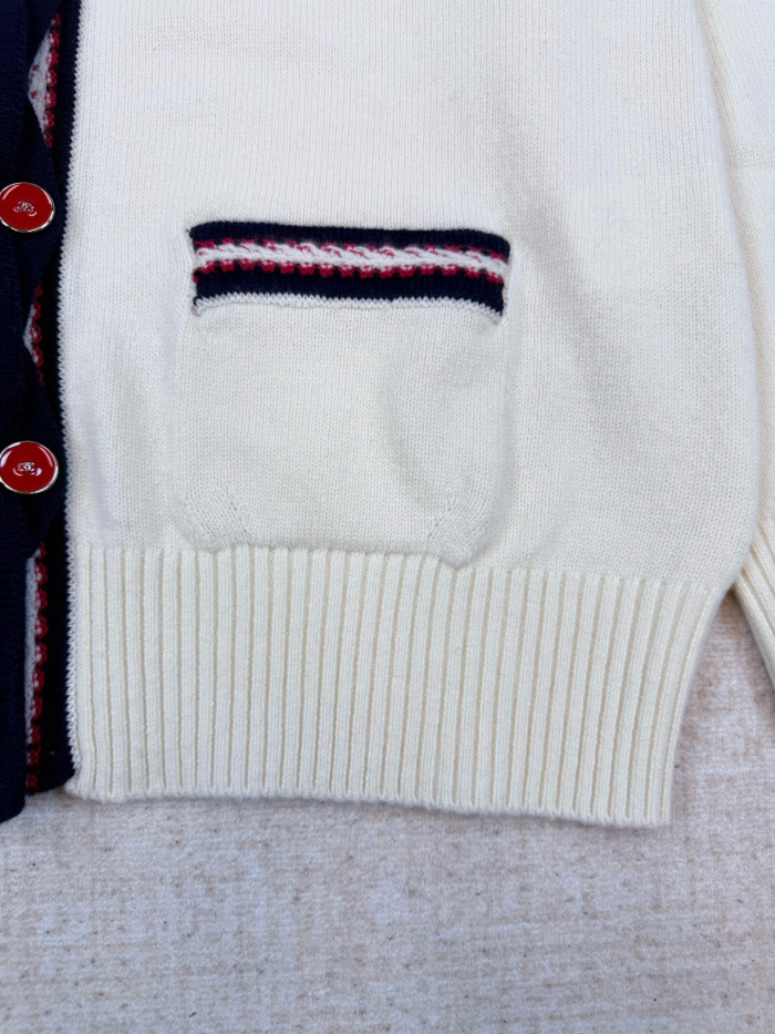 Chanel Cardigan FZMY810