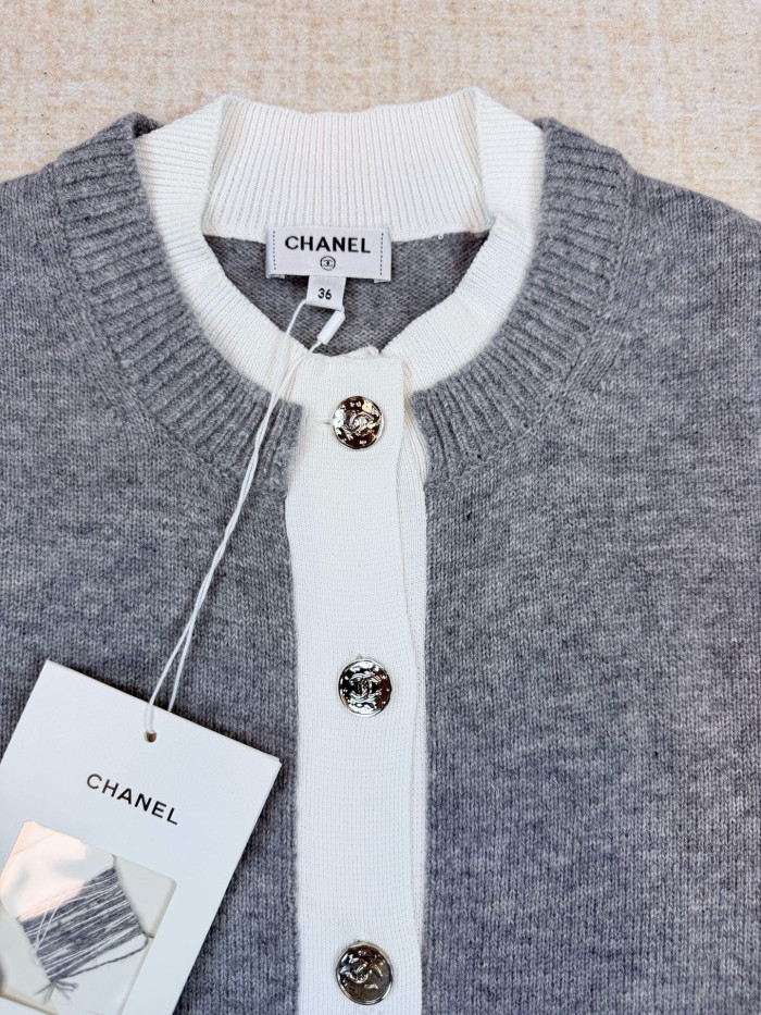 Chanel Cardigan FZMY812