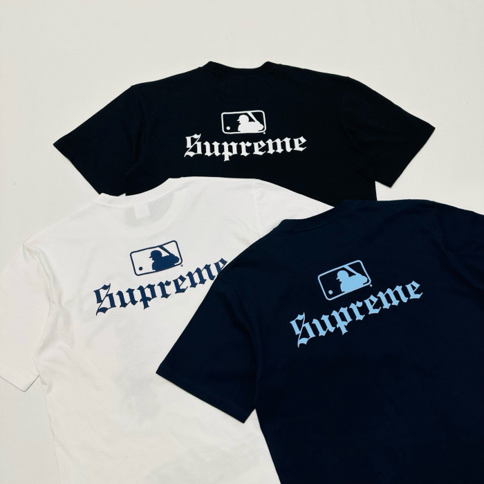 SUPREME MLB NEW YORK YANKEES TEE FZTX5645