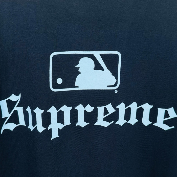 SUPREME MLB NEW YORK YANKEES TEE FZTX5645
