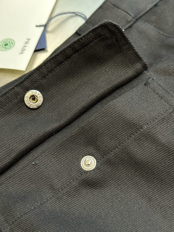 Prada Shorts FZKZ1750