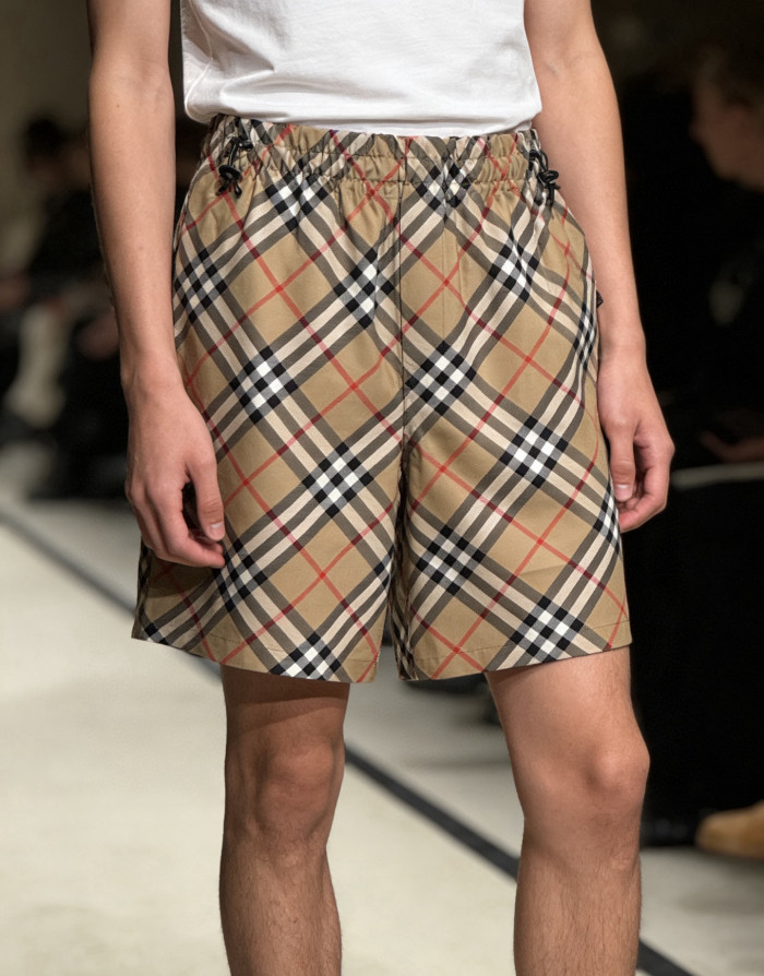 Burberry Check Shorts FZKZ1760