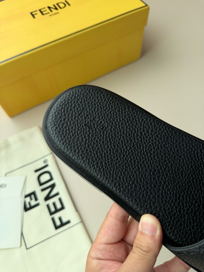 FENDI Roma Slipper FZXZ279