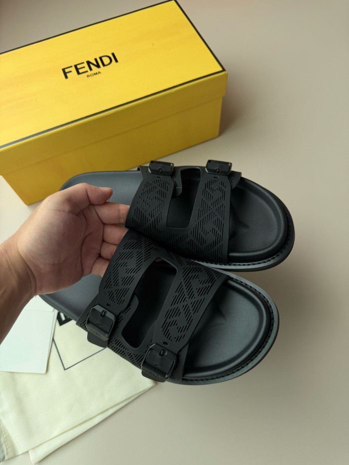 FENDI Slipper FZXZ280