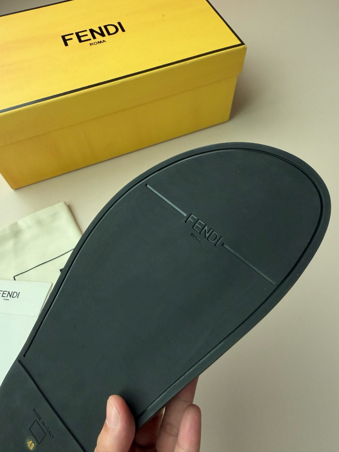 FENDI Slipper FZXZ280