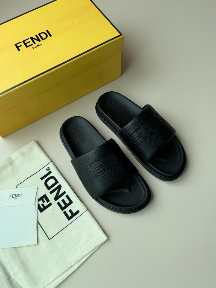 FENDI Slipper FZXZ280