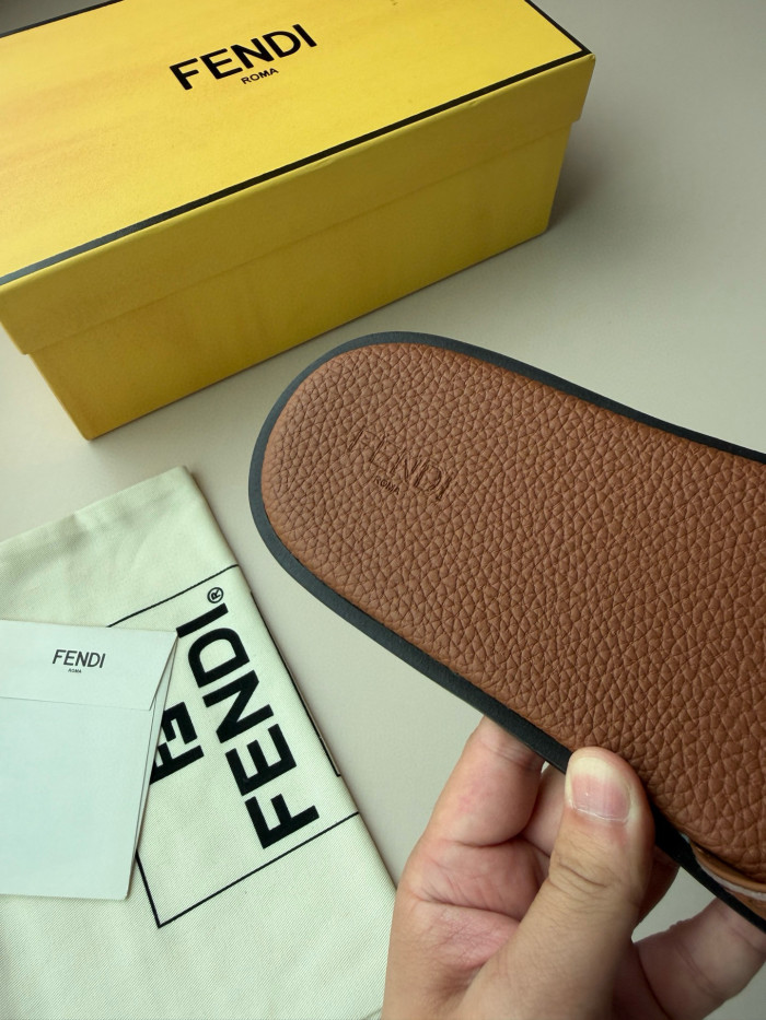 FENDI Roma Slipper FZXZ279