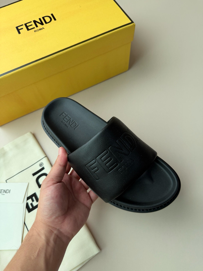 FENDI Slipper FZXZ280