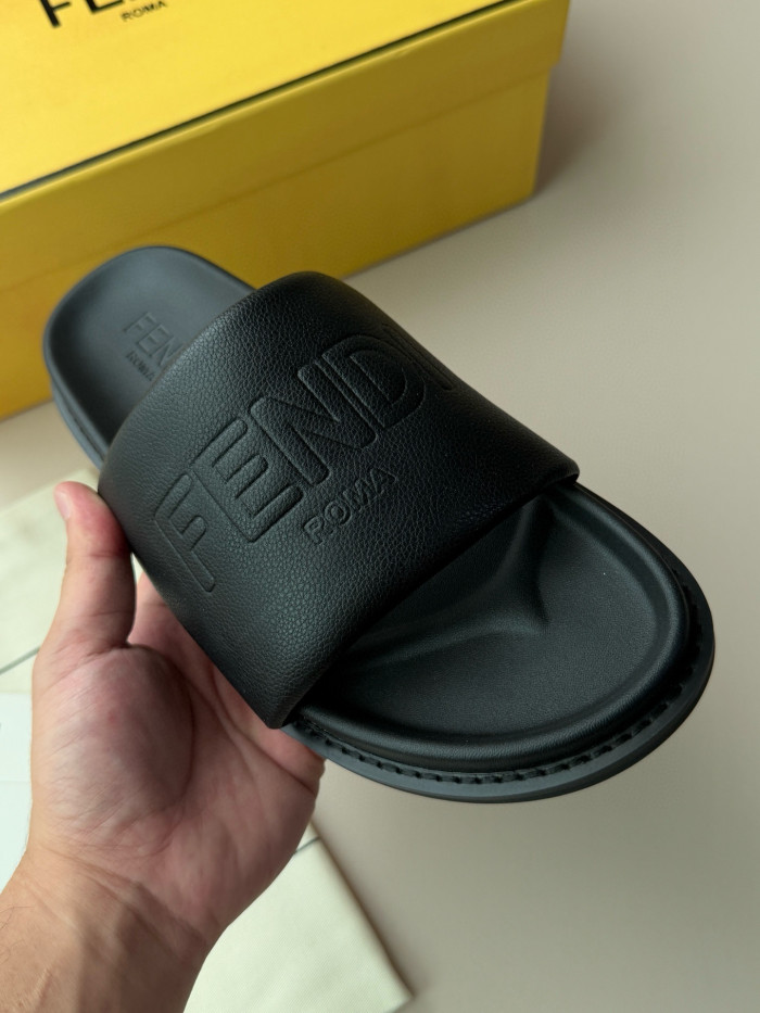 FENDI Slipper FZXZ280