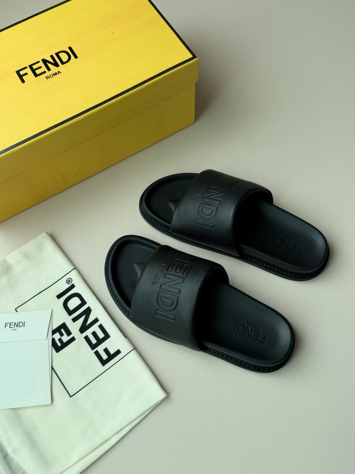 FENDI Slipper FZXZ280