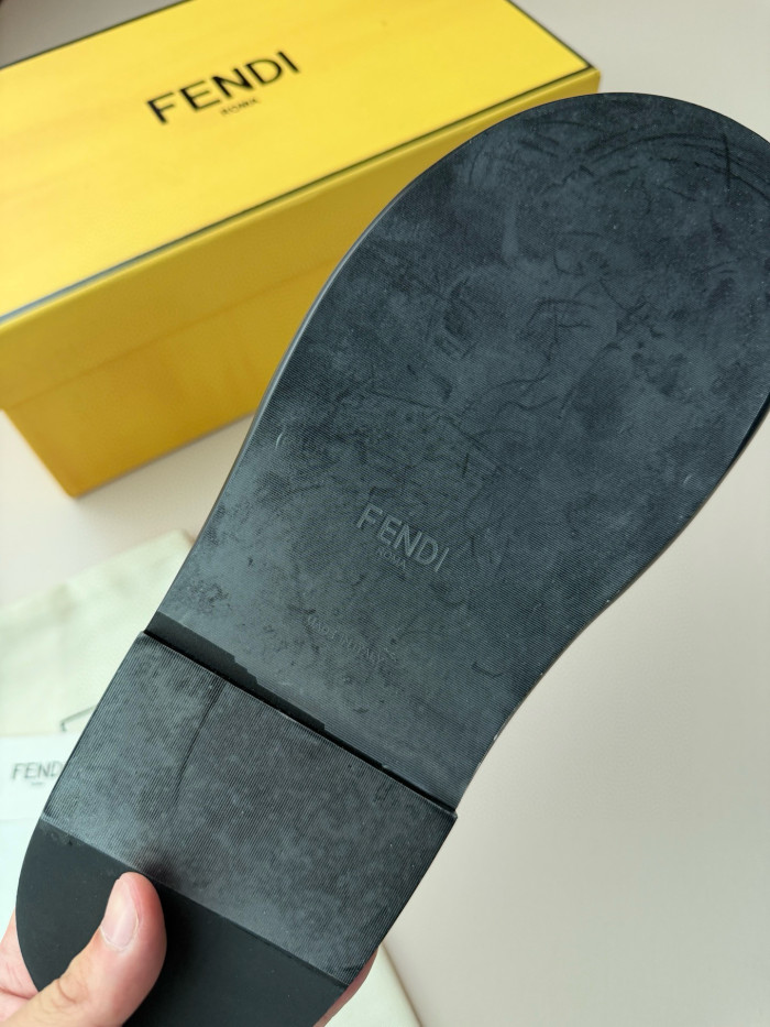 FENDI Roma Slipper FZXZ279