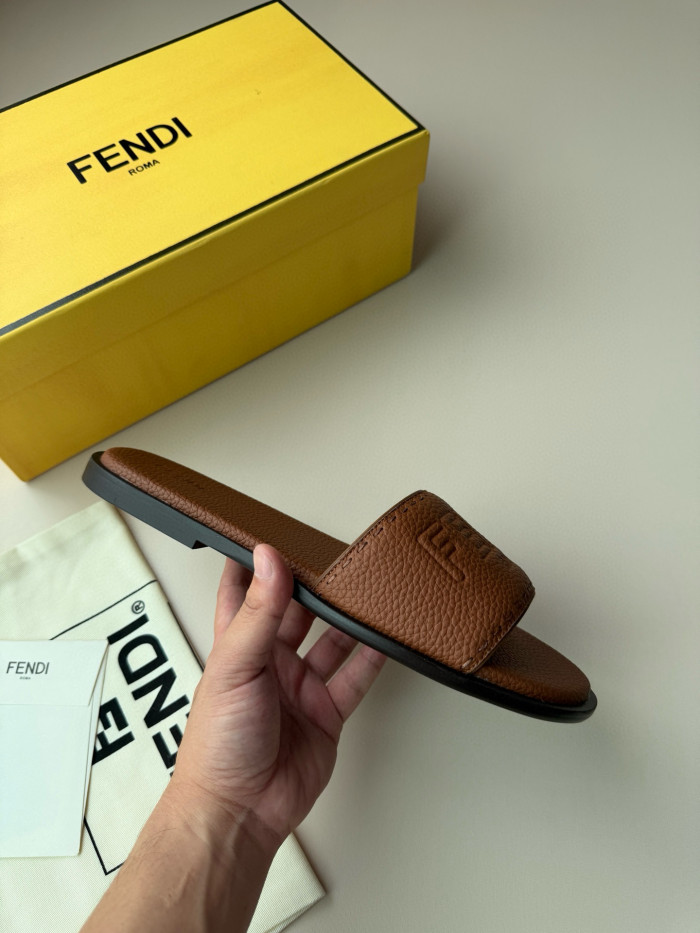 FENDI Roma Slipper FZXZ279