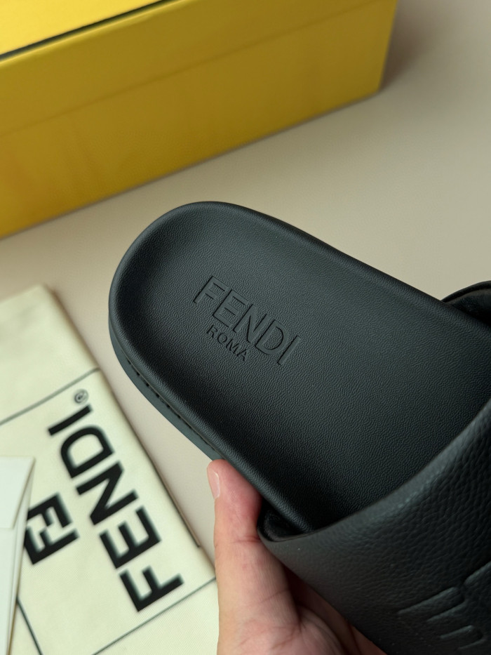 FENDI Slipper FZXZ280