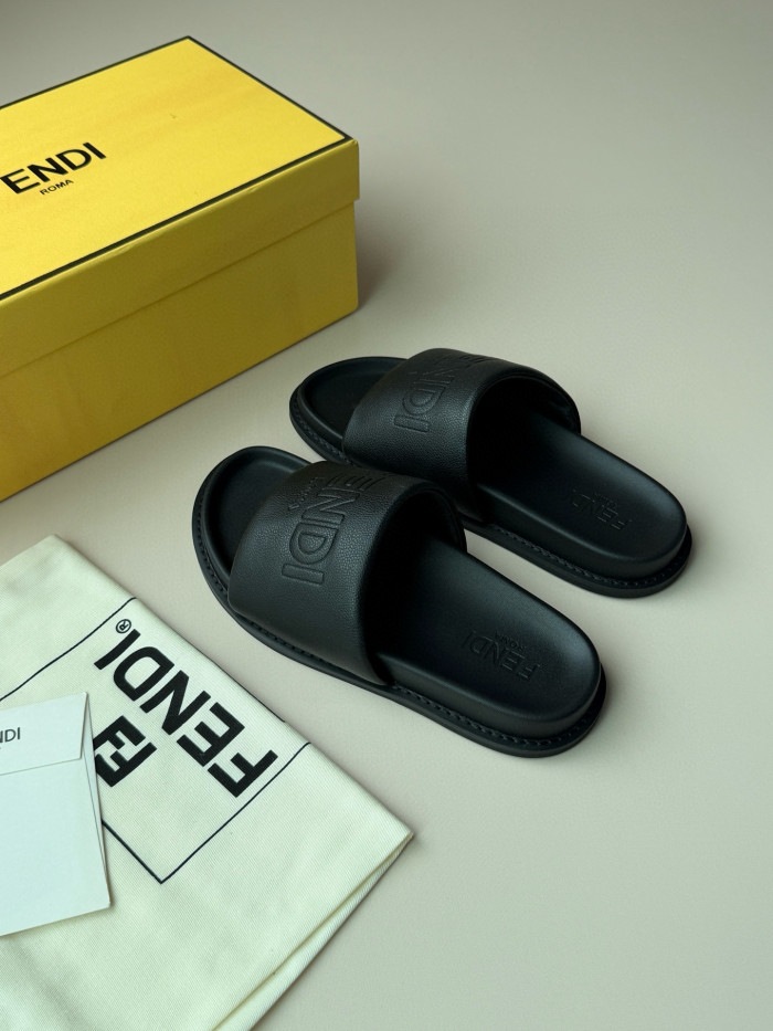 FENDI Slipper FZXZ280