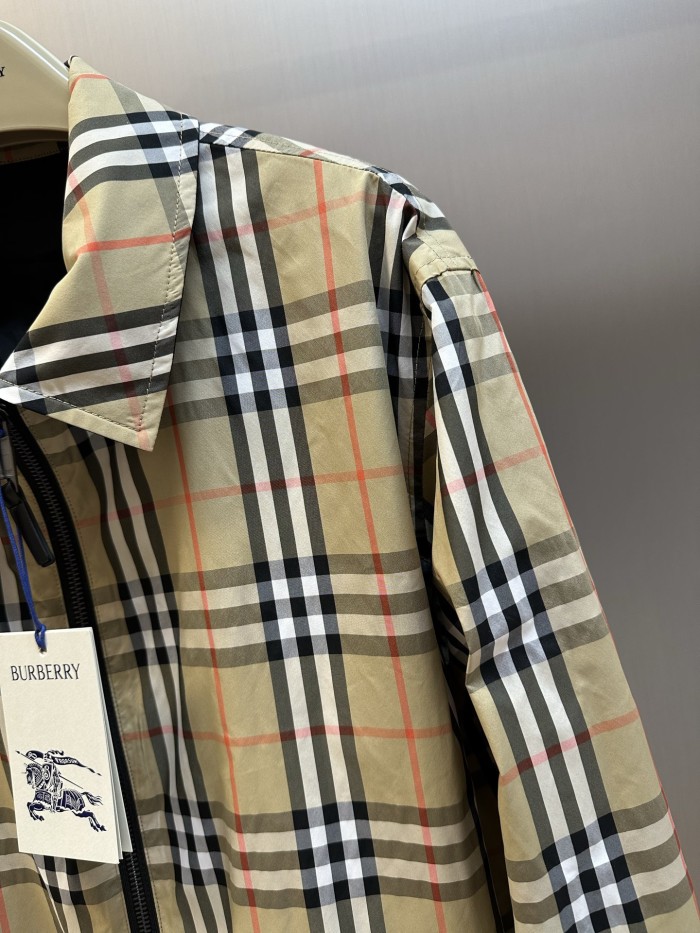 Burberry Reversible Check Jacket FZJK2446