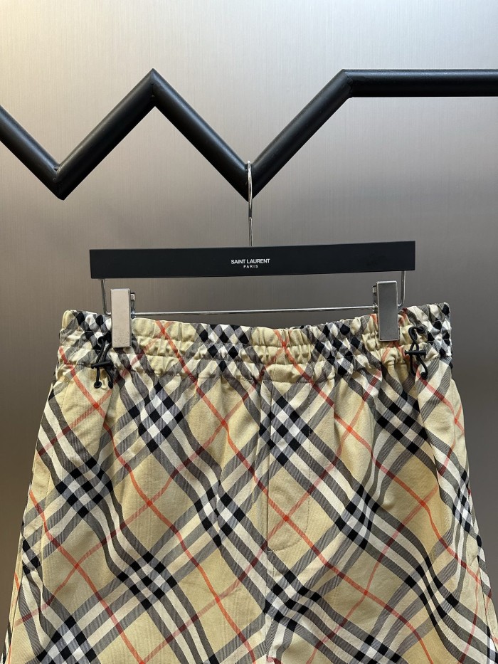 Burberry Check Shorts FZKZ1809