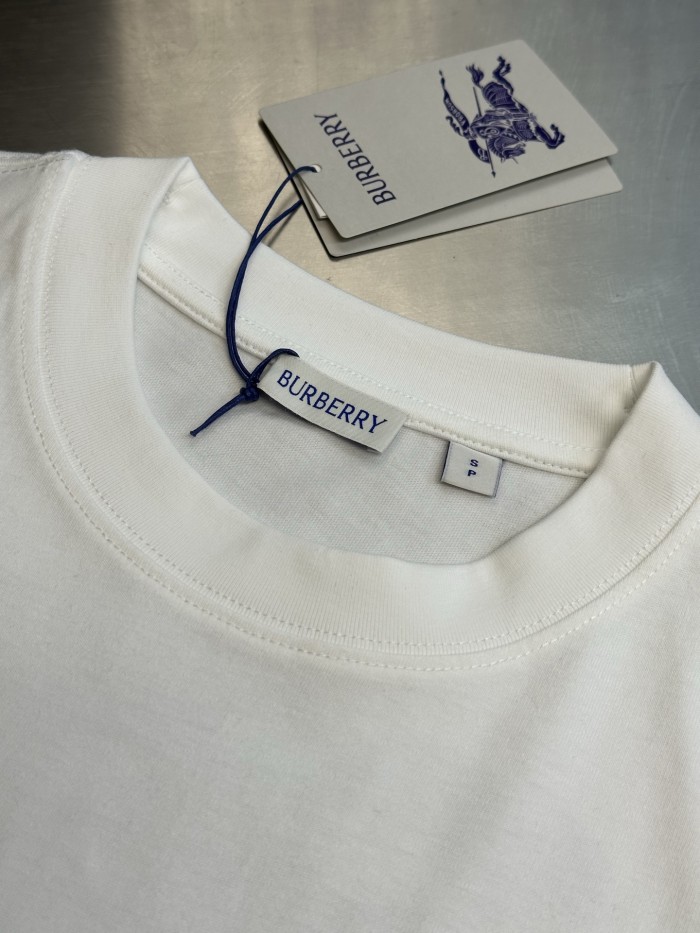 Burberry Heritage Logo Cotton T-shirt FZTX5918