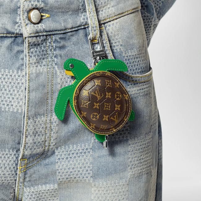 LV TURTLE POUCH Bag Charm Headphone bag FZPJ138