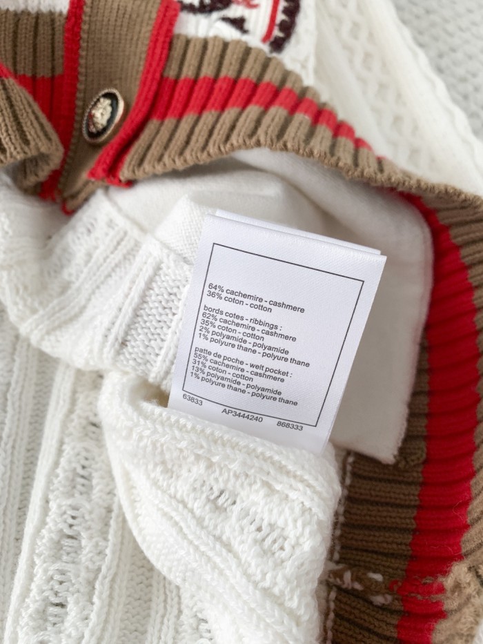 Chanel Cardigan FZMY825