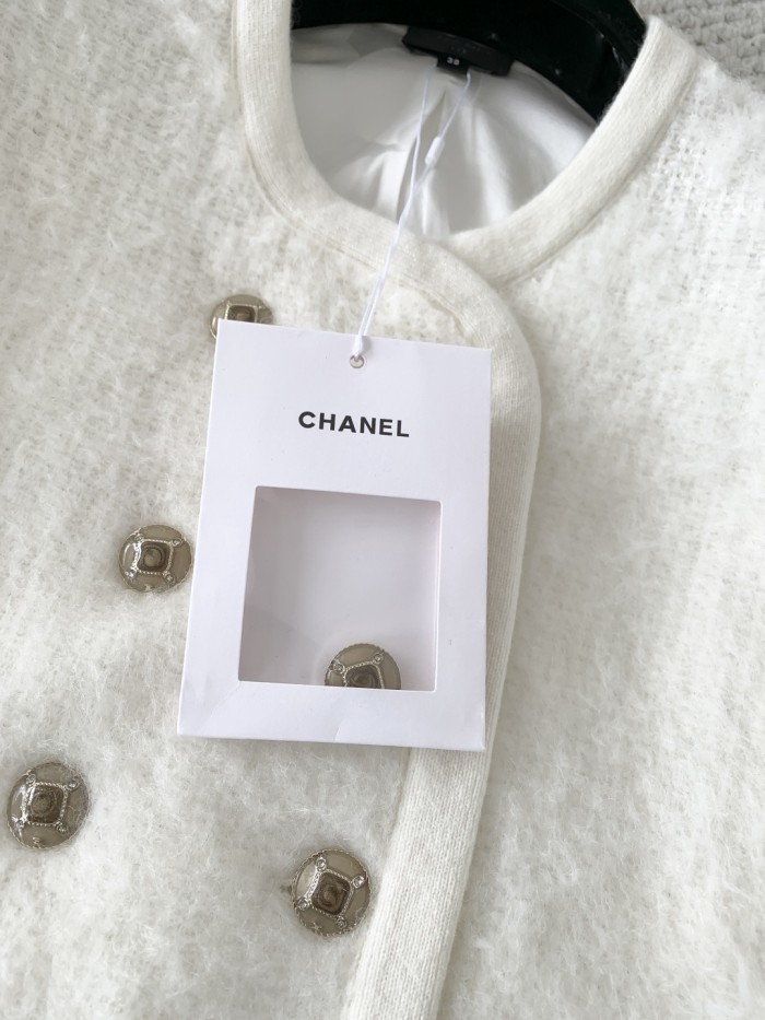 Chanel Cardigan FZMY826