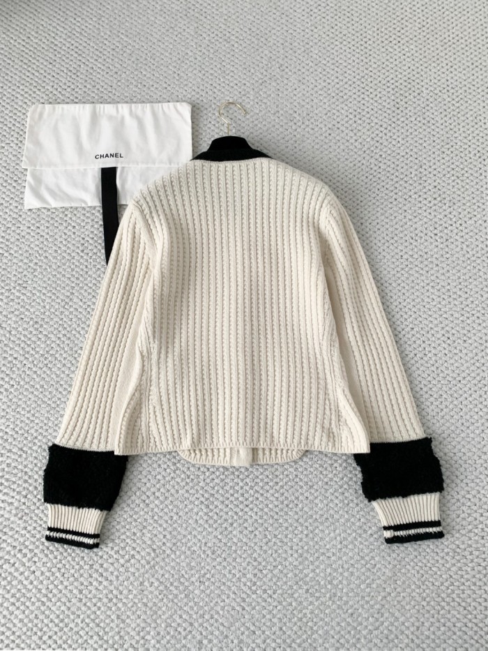 Chanel Cardigan FZMY828