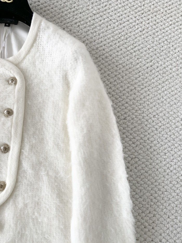 Chanel Cardigan FZMY826