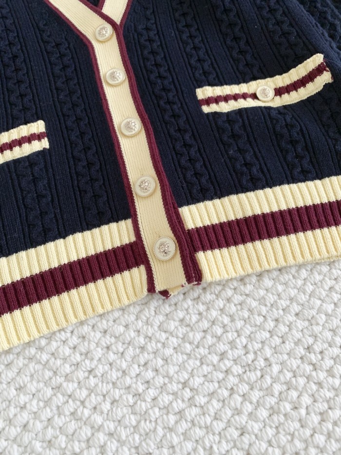 Chanel Cardigan FZMY825