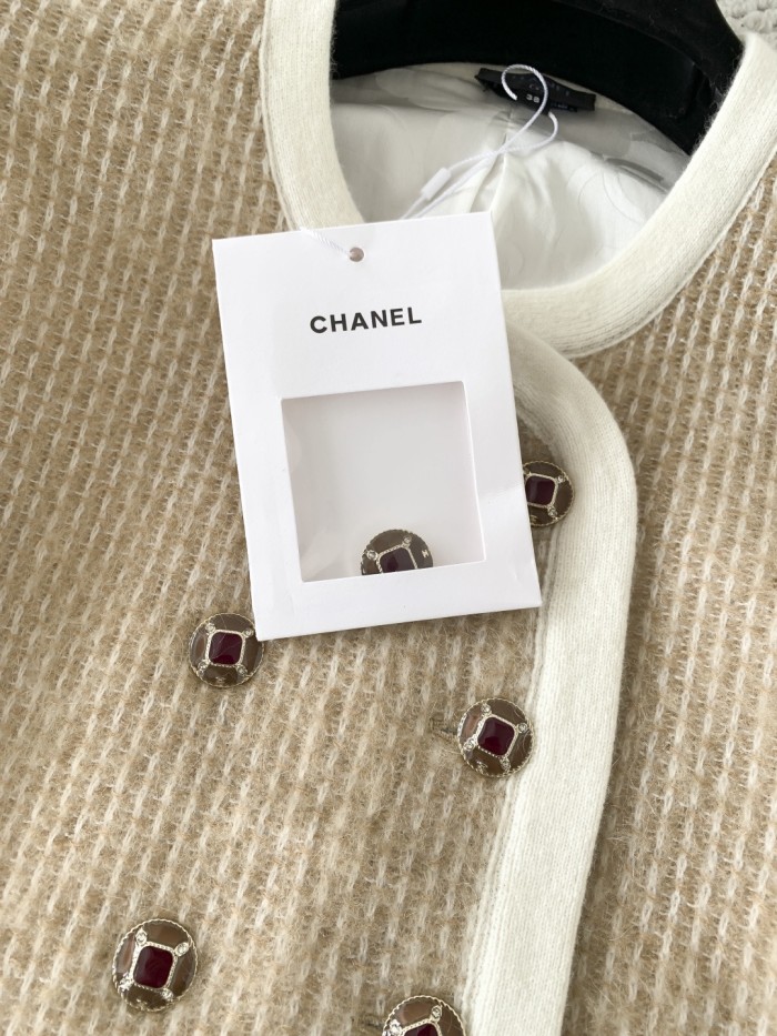 Chanel Cardigan FZMY826