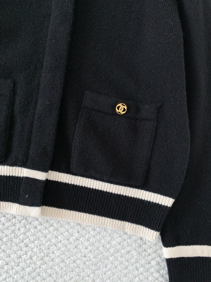 Chanel 26S Cardigan FZMY831