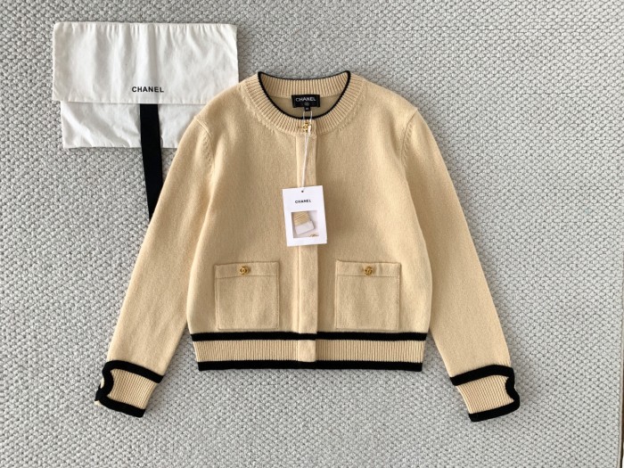 Chanel 26S Cardigan FZMY831