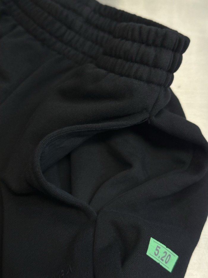 BALENCIAGA 520 STICKERS Shorts FZKZ1836