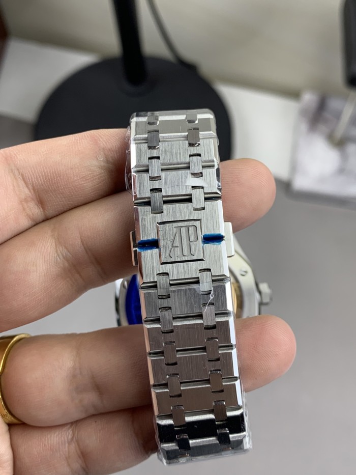 Audemars Piguet ROYAL OAK 15500 Watch FZSB032