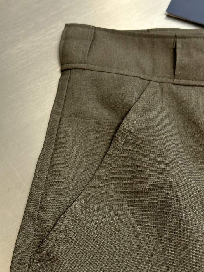 Prada Shorts FZKZ1857