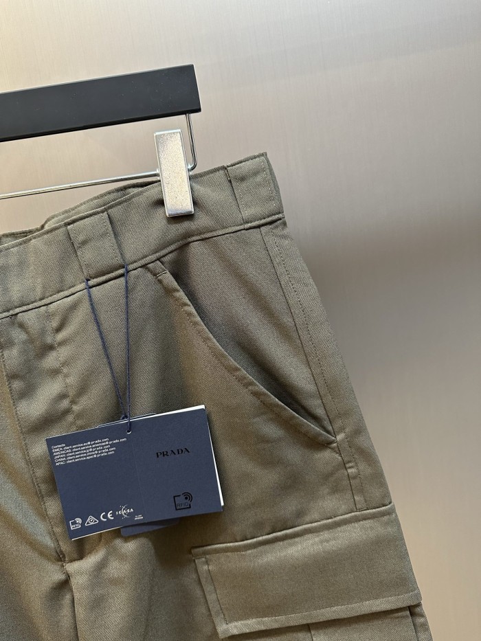 Prada Shorts FZKZ1857