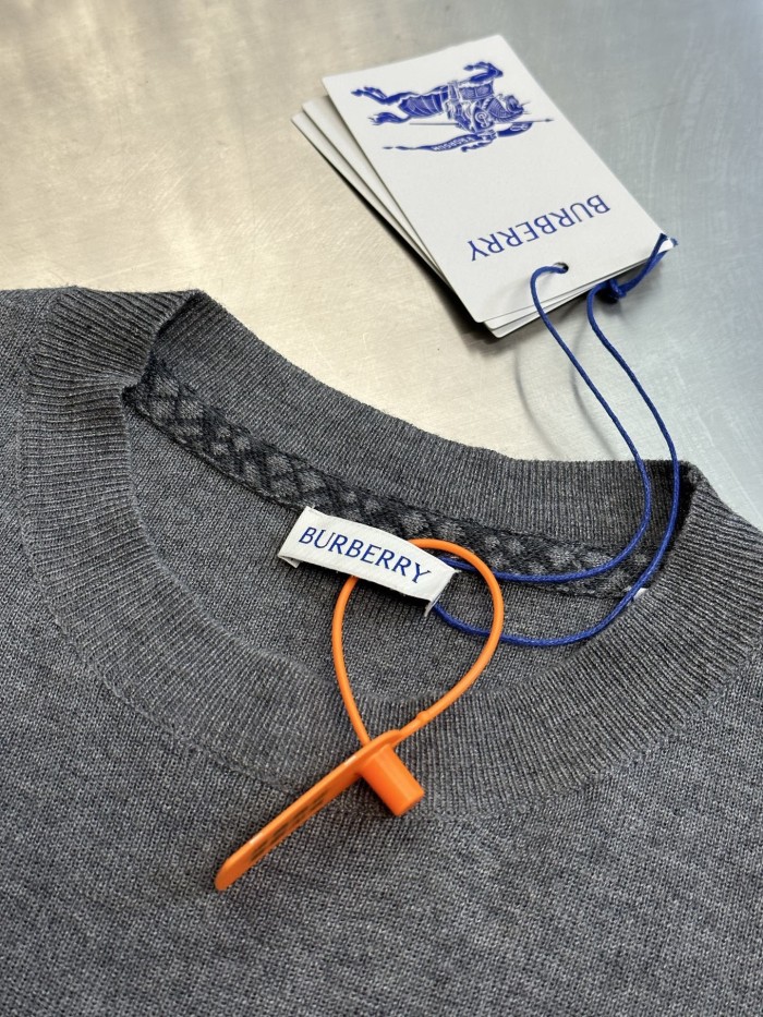 Burberry Cashmere Top FZTX6140