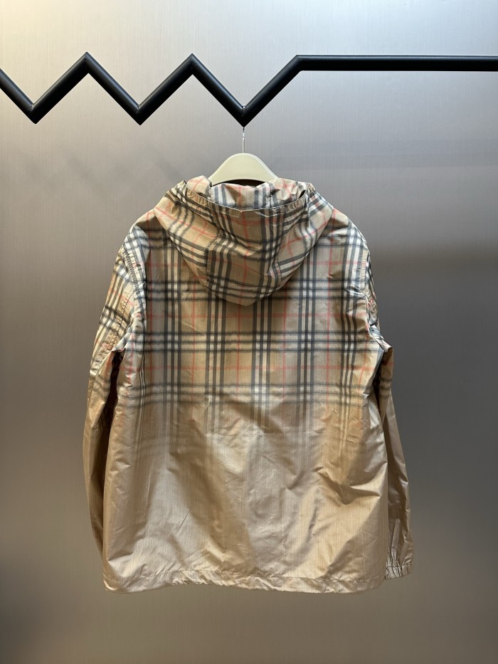 Burberry Gradient Check Hooded Jacket FZJK2433