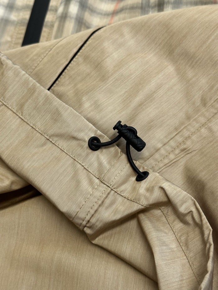 Burberry Gradient Check Hooded Jacket FZJK2433